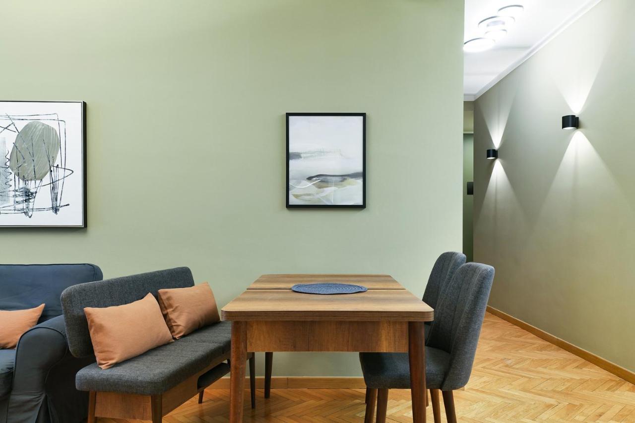 Contempora - Cavallotti 13 - B21 * Milano